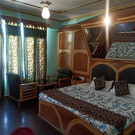 Hotel Prini Inn Manāli Exteriör bild