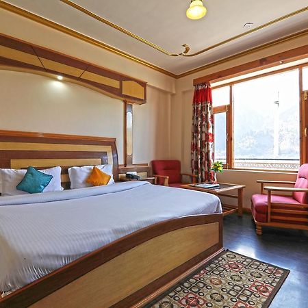 Hotel Prini Inn Manāli Exteriör bild