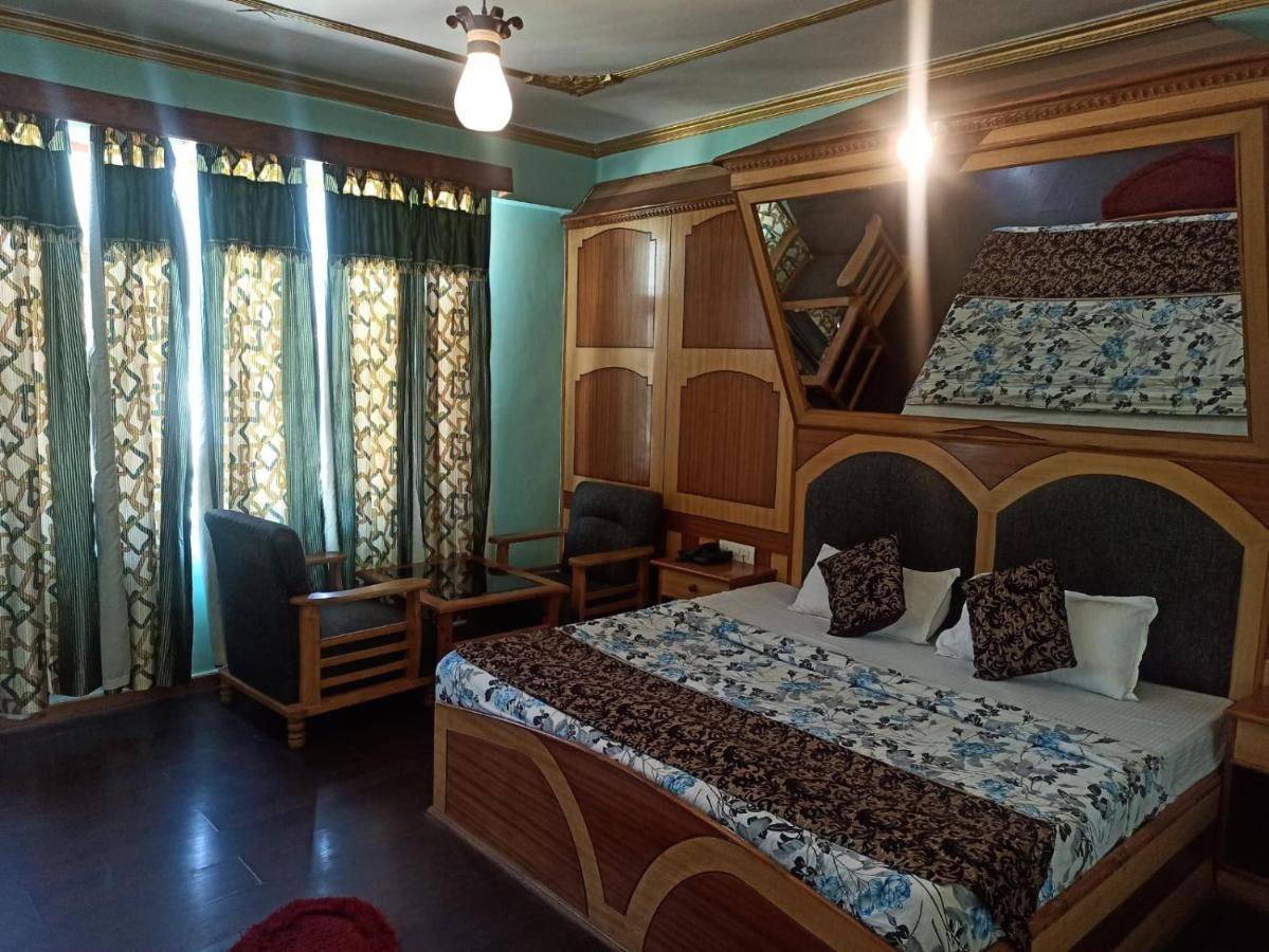 Hotel Prini Inn Manāli Exteriör bild