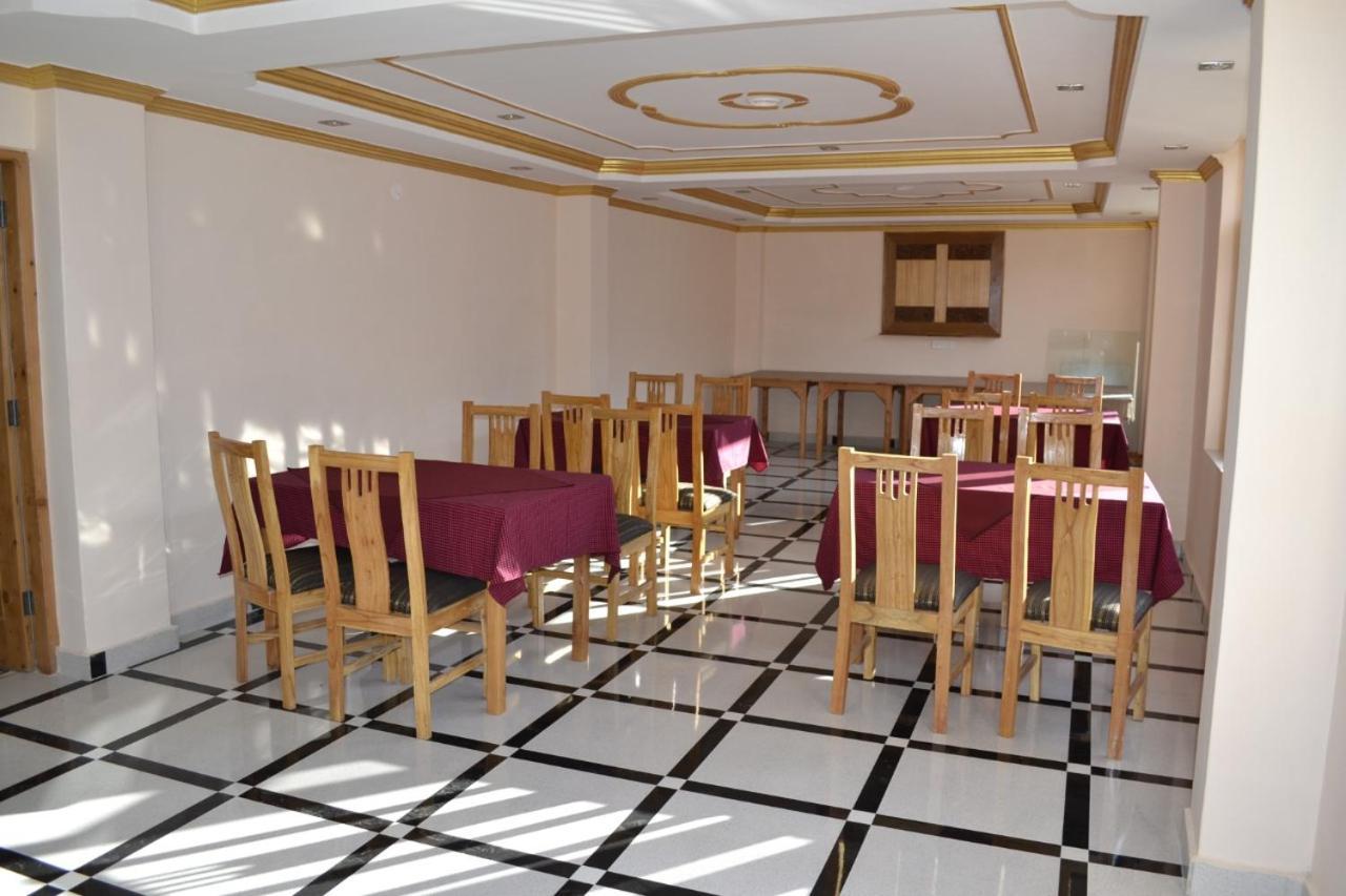 Hotel Prini Inn Manāli Exteriör bild