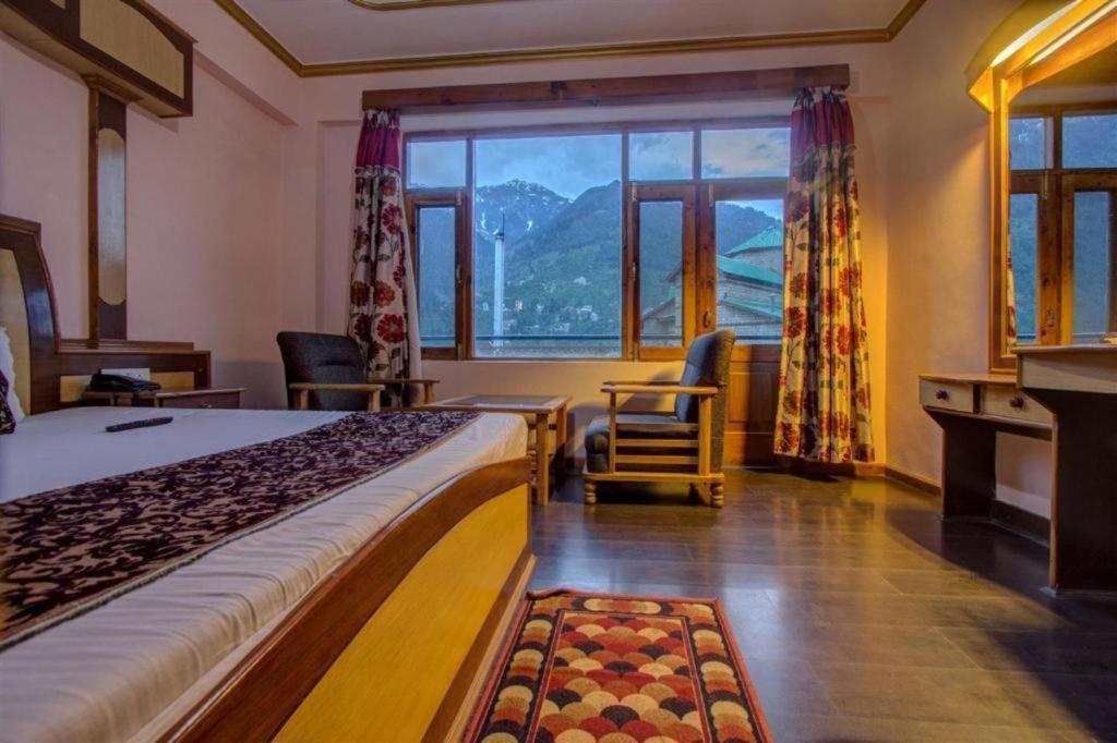 Hotel Prini Inn Manāli Exteriör bild