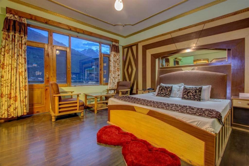 Hotel Prini Inn Manāli Exteriör bild