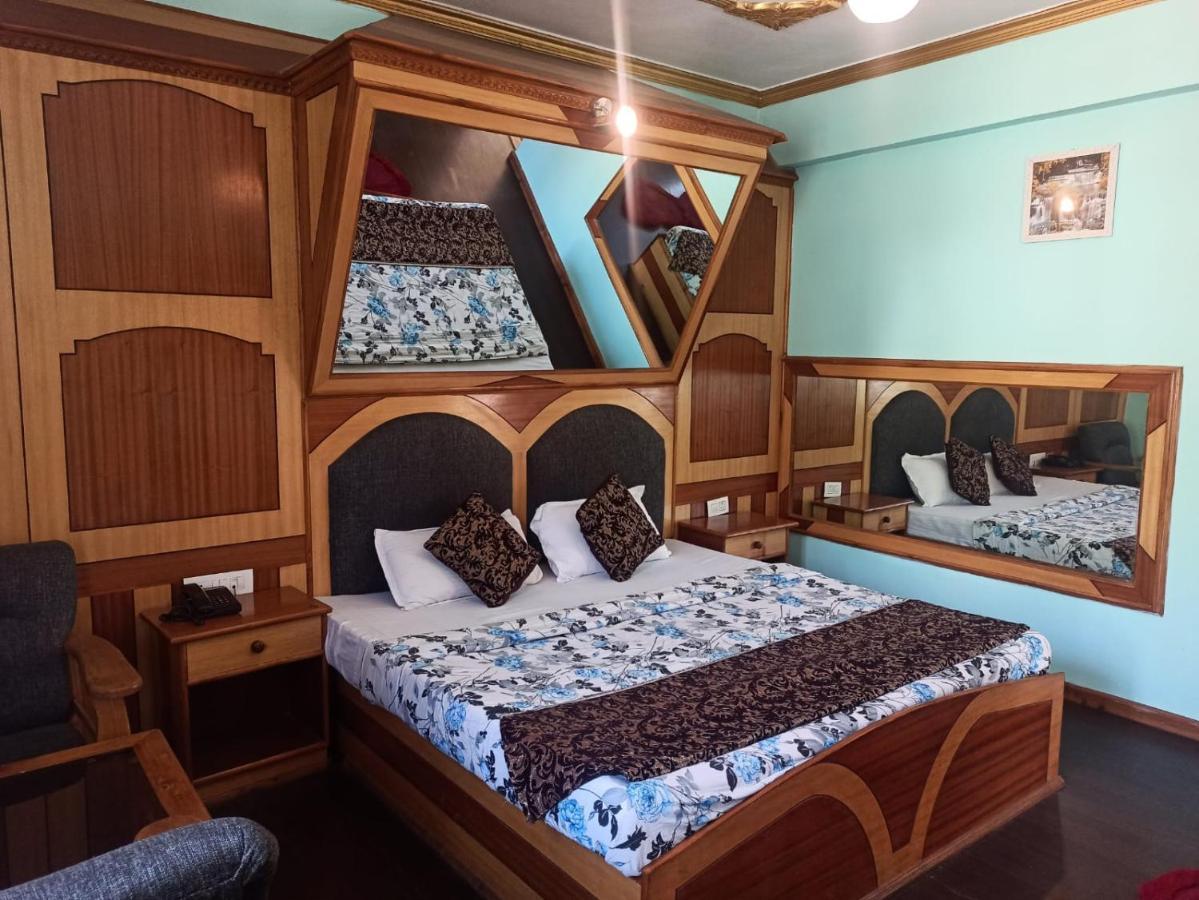 Hotel Prini Inn Manāli Exteriör bild
