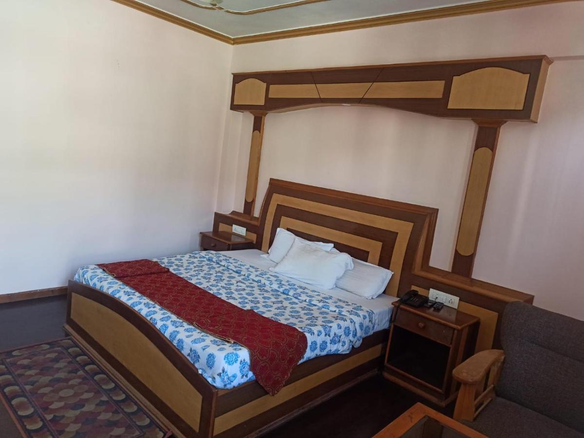 Hotel Prini Inn Manāli Exteriör bild