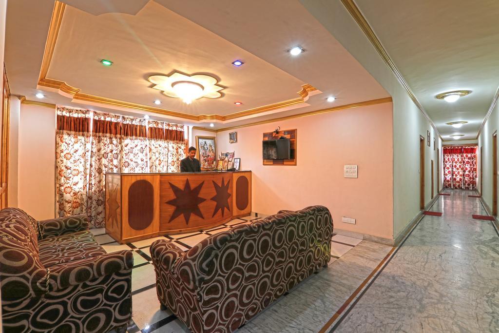 Hotel Prini Inn Manāli Exteriör bild