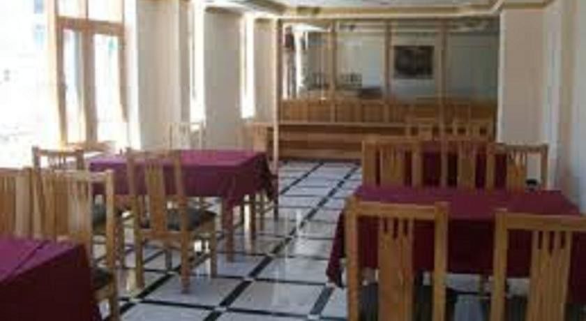 Hotel Prini Inn Manāli Exteriör bild