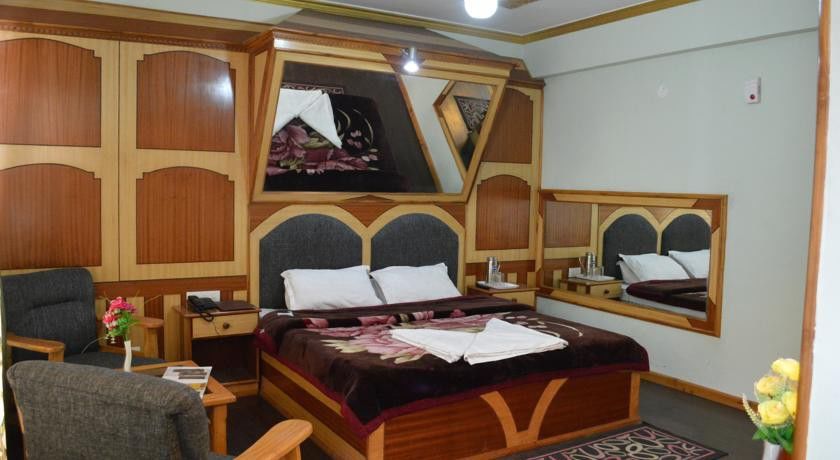 Hotel Prini Inn Manāli Exteriör bild