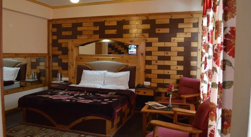 Hotel Prini Inn Manāli Exteriör bild
